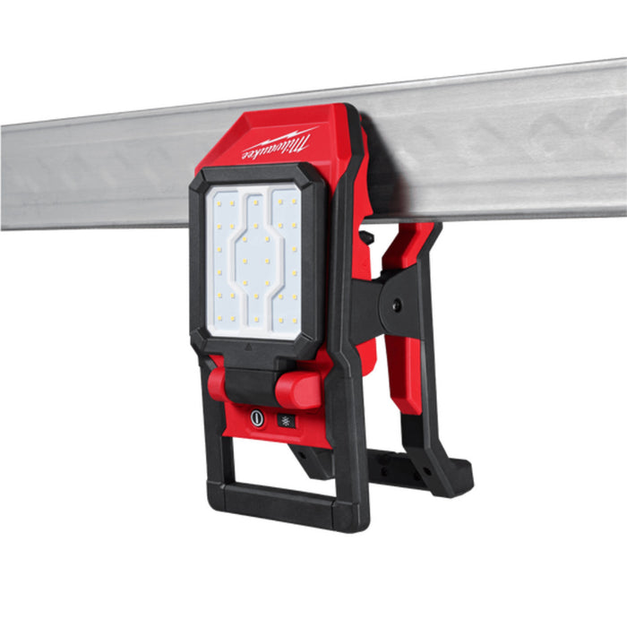 milwaukee-m18pal20-m18-18v-cordless-pivoting-area-light-skin-only.jpg