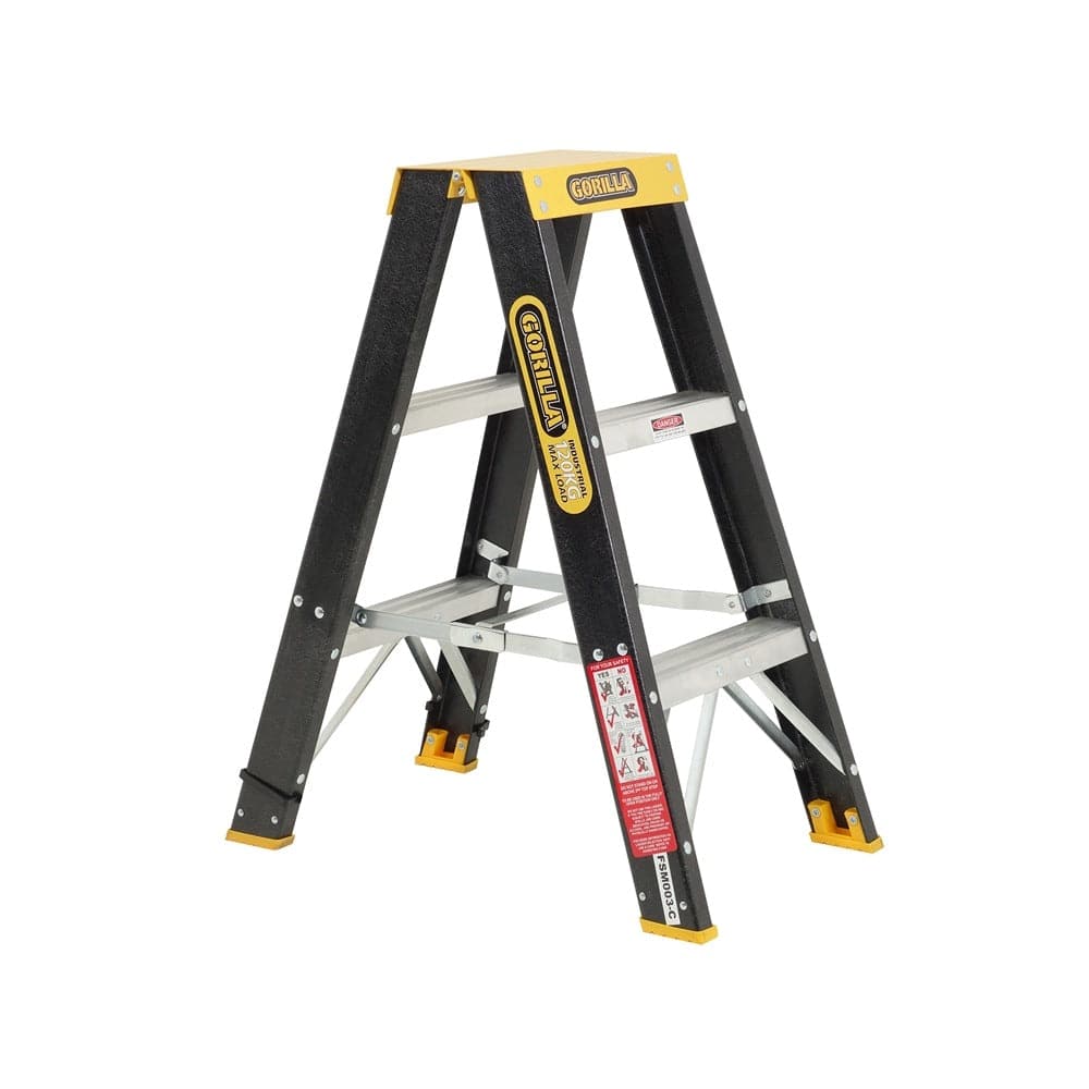 gorilla-fsm003-pro-2-25m-7ft-150kg-3-step-pro-lite-fibreglass-double-sided-step-ladder.jpg