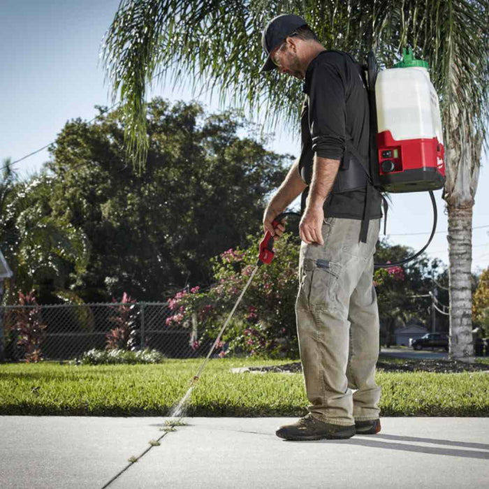 Milwaukee M18BPFPCSA0 18V 15L SWITCH TANK Cordless Backpack Chemical Sprayer with Powered Base (Skin Only)